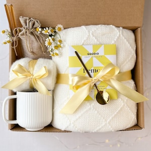 Cozy Gift Box: Blanket, Socks, Vegan Chocolate, Mug & More
