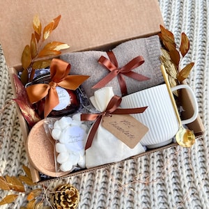 Autumn Hygge Gift Box, Fall Care Package, Birthday Gift For Woman, Thanksgiving Gifts Basket