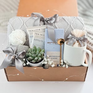 Mother’s Day Gift Box for Mom – Cozy Care Package with Blanket, Candle, Socks – Self-Care Birthday Gift Basket, Relaxation Gift Set for Her