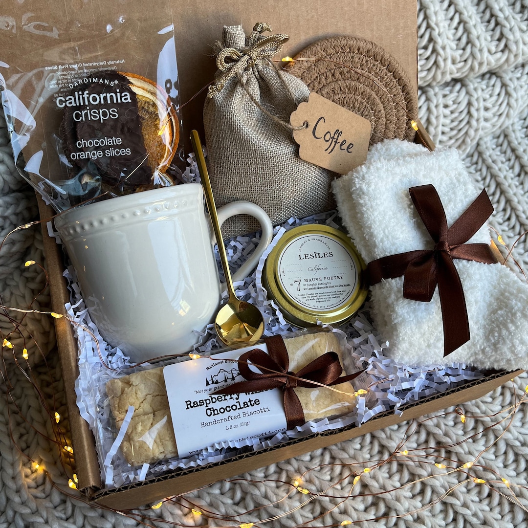 Mothers Day, Happy Birthday Gift Basket for Mom, Women, Wife, Mother in  Law, New Mom. Christmas Gift, Coffee Mug Set, Necklace, Socks, Candle