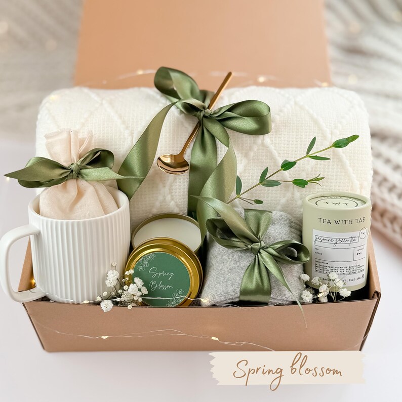 Personalized Mother's Day Gift Box, Spa & Cozy Box, Birthday Gifts for Her, Sympathy Package Spring blossom