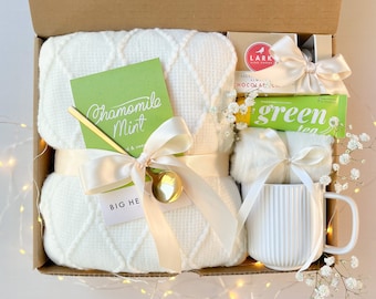 Self Care Gift Box: Blanket, Mug, Socks - Gift Set for Women
