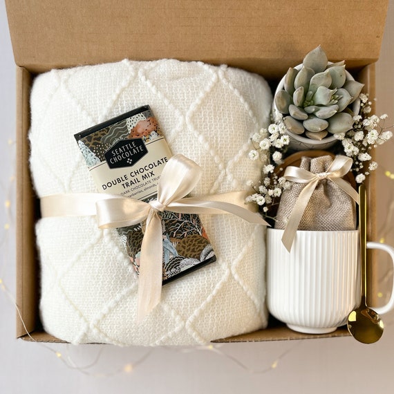 Comfort gift box, Care package for her, Sympathy gift basket, Get well soon gift, Hug in a box, Cozy gift box idea, Thinking of you gift box
