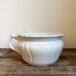White Johnson Brothers Ironstone Chamber Pot Bowl Farmhouse Crazed Stained