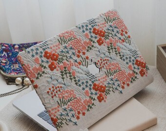 Milky White Small Flower Garden Texture Stitching MacBook Case Pro 13M1 pro 14 inch 15 16 Touch Bar Retina MacBook Air13 M2 inch Laptop Hard