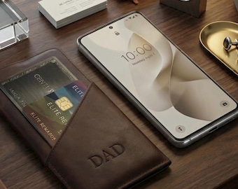 Op maat gegraveerd leren telefoonhoesje met kaartvak - Gepersonaliseerde mobiel tasje