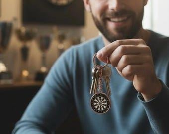 Gepersonaliseerde sleutelhanger dartbord darts | Op maat gegraveerde sleutelhanger cadeau accessoire miniatuur sport souvenir