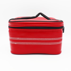 Bolsa térmica para el almuerzo con forma de pelota de críquet. Un regalo único para jugadores, entusiastas y estudiantes.