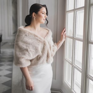 Abrigo de novia de piel sintética premium color café con leche, chaqueta de piel color café con leche, abrigo de piel para novia, abrigo glamoroso de piel sintética, abrigo beige de piel de invierno, chaqueta de novia beige,