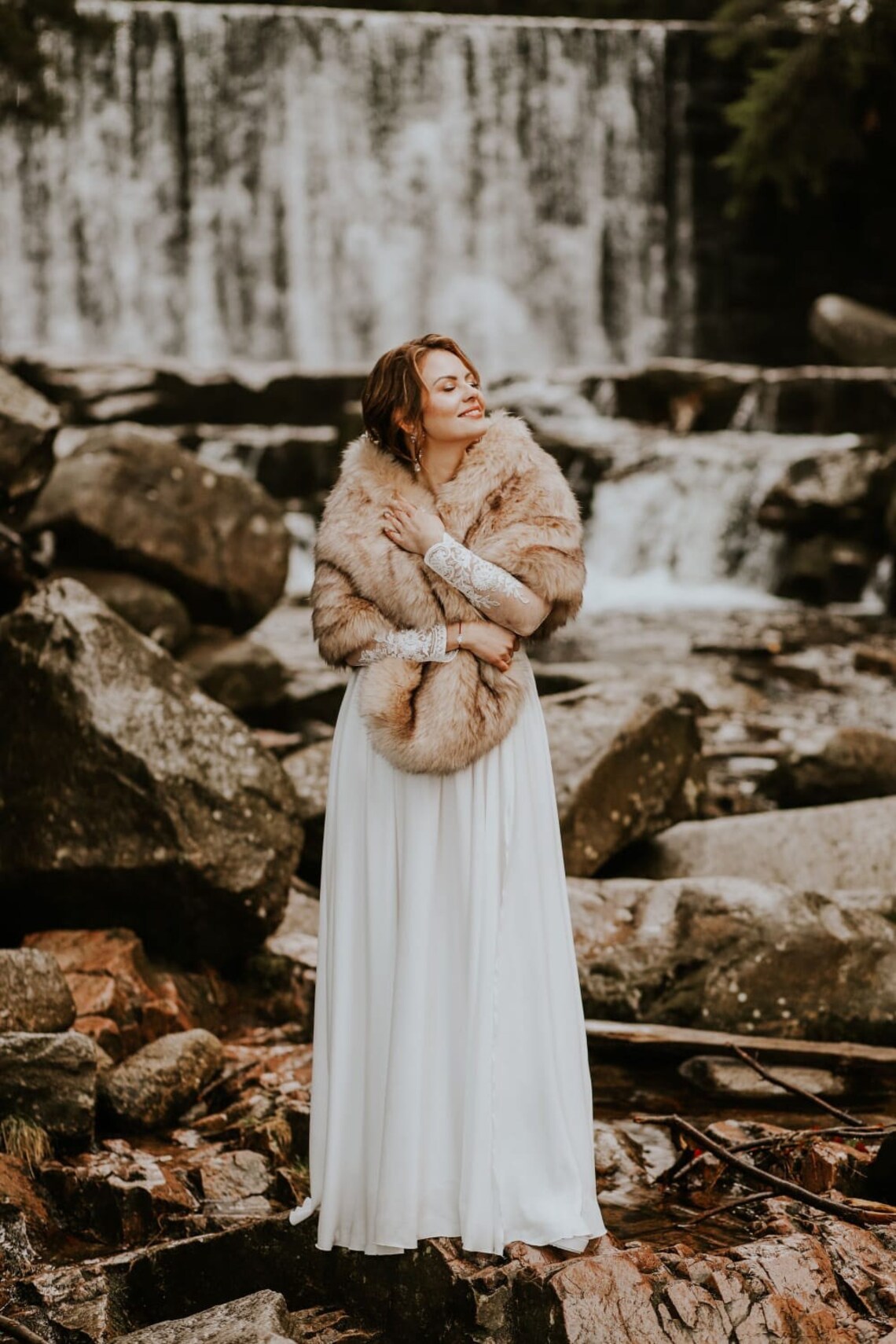bridal faux fur shawl