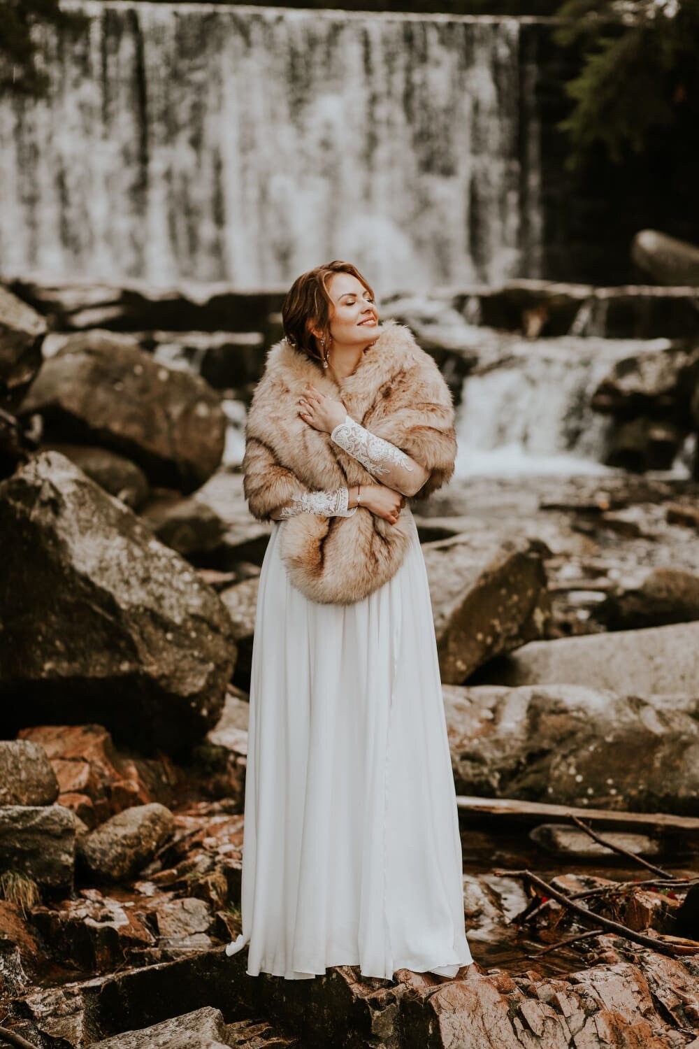 faux fur bridal shawl