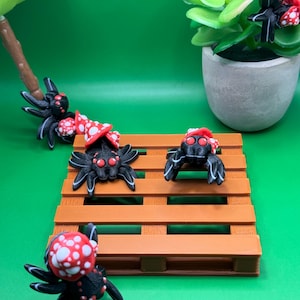 Mushroom Spider/Articulated/Cute/Fidget Toy/Desk Toy/Decoration/Tarantula Mushroom/Multiple Poses/Stocking Stuffer/Animal Lovers/Fantasy!