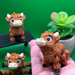 Cute Articulated Highland Cow/Fidget Toy/Desk Toy/Adorable/animal Lovers/Stocking Stuffer/Gift For Her/Him/Sensory!