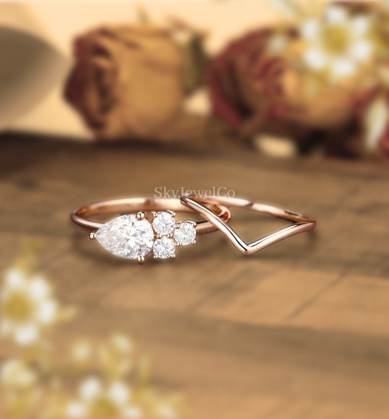 Pear Cut Moissanite Ring With Curve Band Ring Set, 14K Gold Moissanite ...