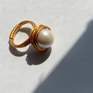 Large White baroque pearl, Pearl statement ring, Large Purple baroque pearl, Wire Wrapped Ring, Nature Freshwater Pearl Ring