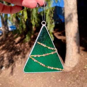 Kerstversieringen - gebrandschilderd glas en kralen, woondecoratie, raam- of muurhanger, vakantiecadeau - meerdere ontwerpen beschikbaar