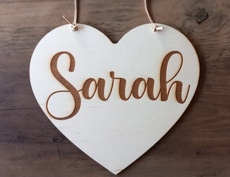 Personalisierter Schriftzug Name auf einem Holzherz / verschiedene Größen / Herz aus Holz mit Name / personalisiert Hochzeit / 48 Schriften Bild 3