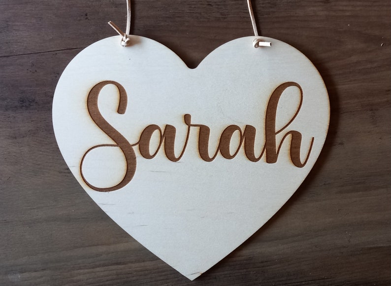 Personalisierter Schriftzug Name auf einem Holzherz / verschiedene Größen / Herz aus Holz mit Name / personalisiert Hochzeit / 48 Schriften Bild 5