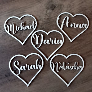 Cartão de lugar de coração / cartão de mesa com nome feito de madeira para casamentos e outras celebrações, nomes de madeira, letras personalizadas feitas de madeira
