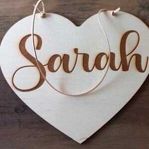 Personalisierter Schriftzug Name auf einem Holzherz / verschiedene Größen / Herz aus Holz mit Name / personalisiert Hochzeit / 48 Schriften Bild 4