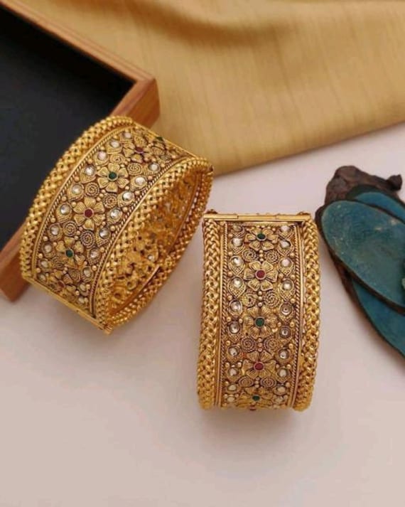 Rajwadi Plastic Gold-plated Bangle Set Price in India - Buy Rajwadi Plastic  Gold-plated Bangle Set Online at Best Prices in India | Flipkart.com