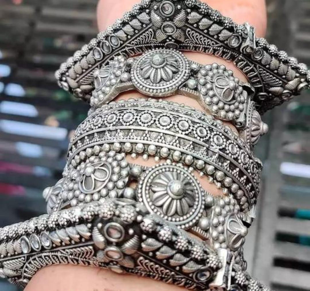 Junk jewellery bangles deals