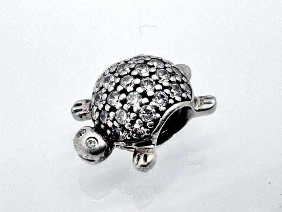 本物のパンドラ パヴェ ウミガメ チャーム 791538CZ 中古 本物の希少な 