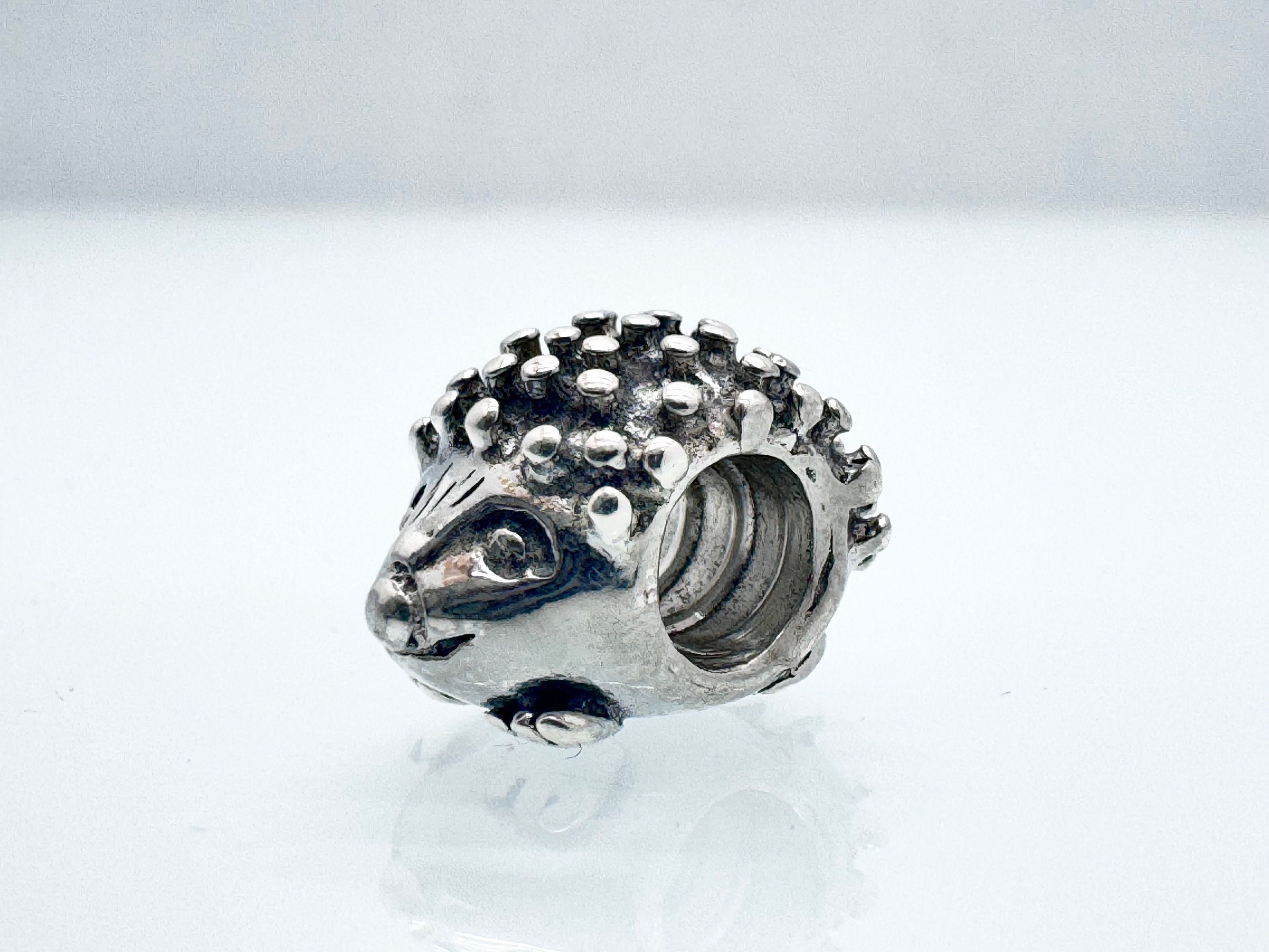 小物 amulet_red3577 Pandora Hedgehog Charm 790333 Pre-owned Authentic Rare
