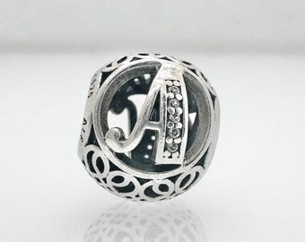 Charm Pandora auténtico con la letra A del alfabeto calado en plata de ley 925 (791845CZ). Joya Pandora rara retirada.