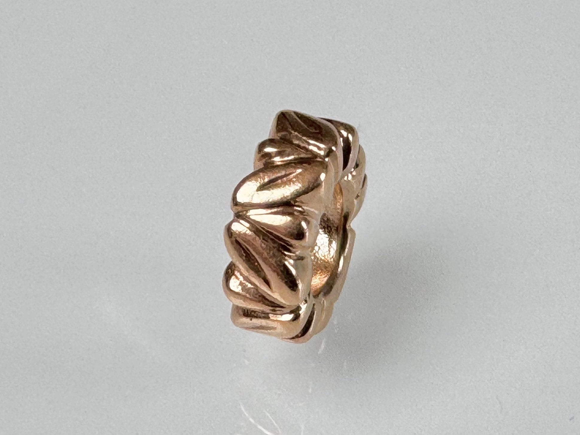 Authentic Pandora Solid 14K Gold Leaf Spacer Charm 750241, 14K 585