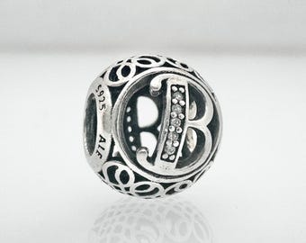 Charm Pandora auténtico con la letra B del alfabeto calado en plata de ley 925 (791846CZ). Joya Pandora rara retirada.