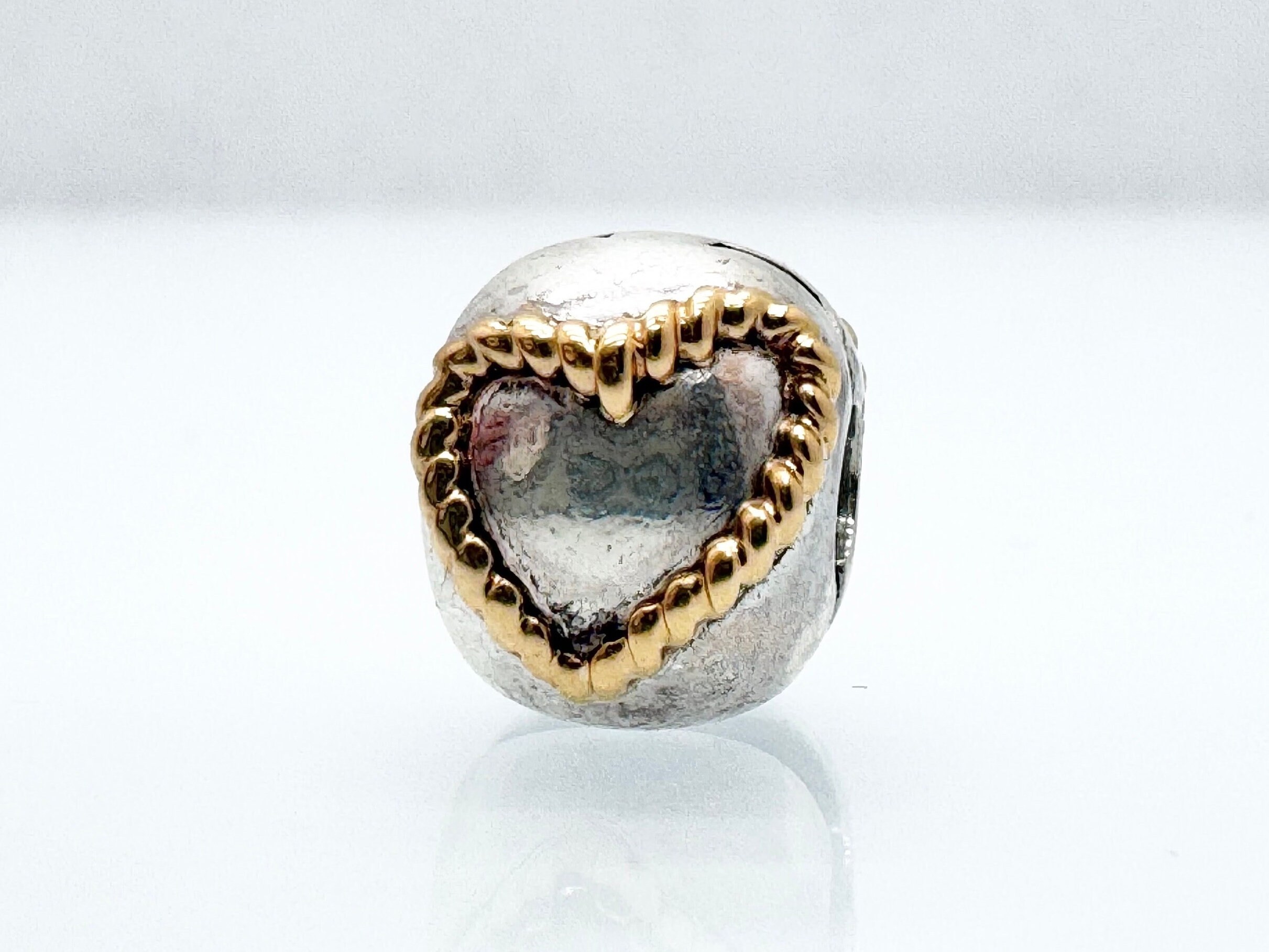 パンドラ　pandora royal carriage charm 14k Authentic Silver Pandora Royal Carriage Charm Retired