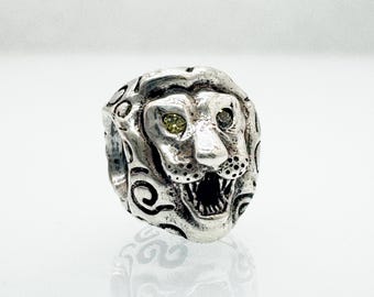 Charm Pandora auténtico y raro de cabeza de león rugiente con citrina 790443CZY, plata de ley 925. Joyería Pandora de segunda mano.
