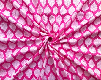 Roze bloemenprint katoenen stof, handblokprintstof op maat gesneden, handgemaakte stof, kledingstof, naai- en quiltstof, kinderstof