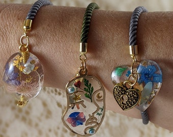 Botanical Resin Bracelet: Real Dried Flowers, Hamsa Charm, Adjustable Nylon Cord