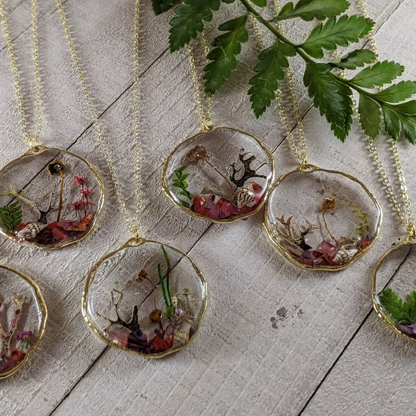 3D mushroom terrarium pendant. Botanical forest fairytale necklace made from resin, lichen, shells, pressed ferns, moss & fungi