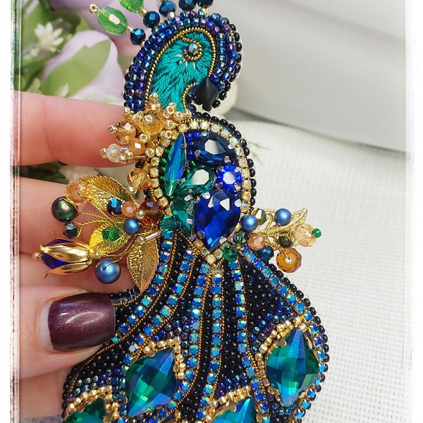 Handmade peacock brooch very beautiful exclusive colourful unique piece present for woman accessories luxury blue violet Lila
