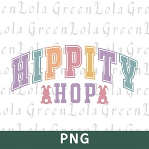 Może przedstawiać: Kolorowy projekt graficzny z tekstem "Hippity Hop" w czcionce w stylu uniwersyteckim. Tekst jest otoczony dwoma królikami z różowymi uszami i białymi ogonami. Tło jest białe.