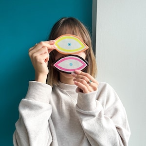 Handmade Ceramic Evil Eye Wall Hanging: Minimalist Clay Ornament