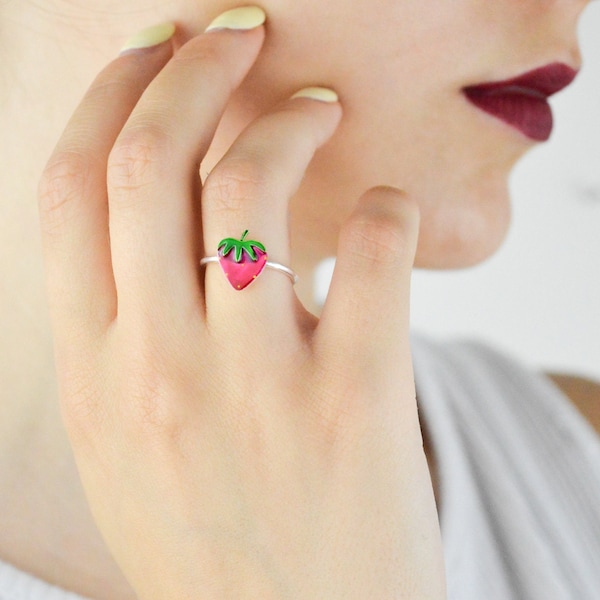 PETITE BAGUE FRAISE, bague fruits délicats fraise, bague en argent minimaliste, petite bague délicate multicolore, bague art déco, cadeau pour elle