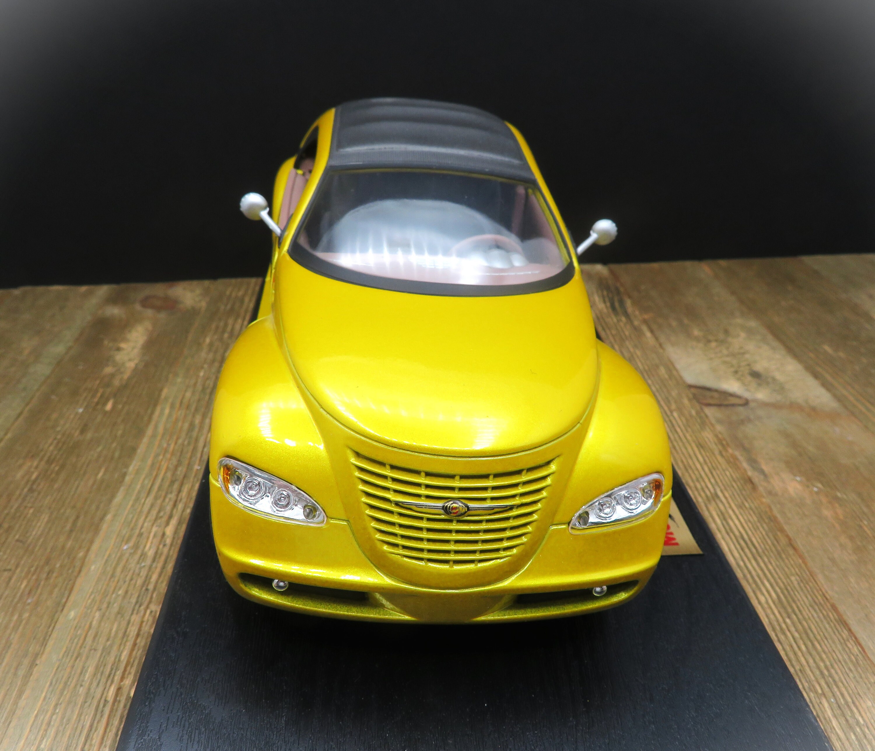 Maisto Special Edition Gold Chrysler Pronto Cruizer (original