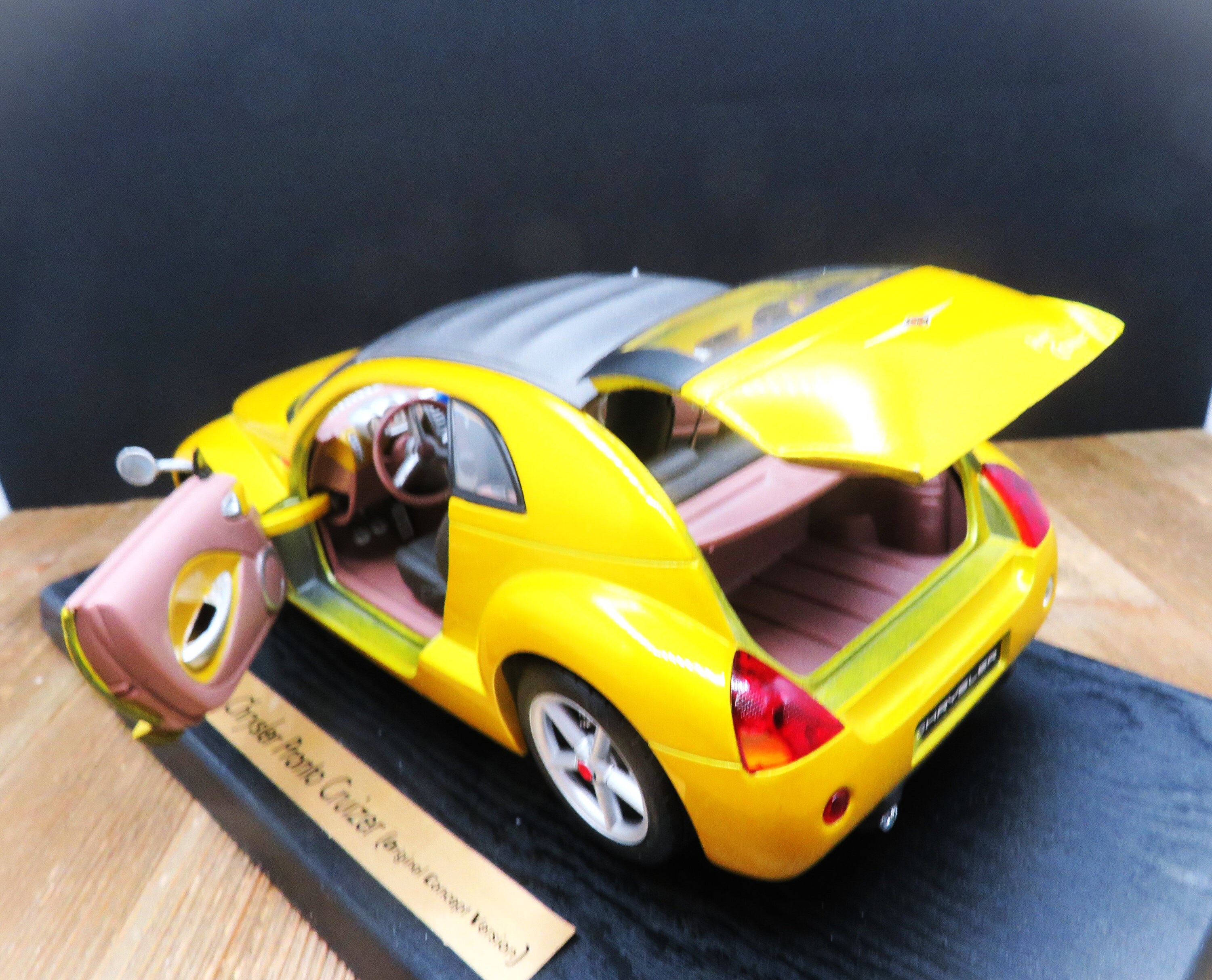 Maisto Special Edition Gold Chrysler Pronto Cruizer (original