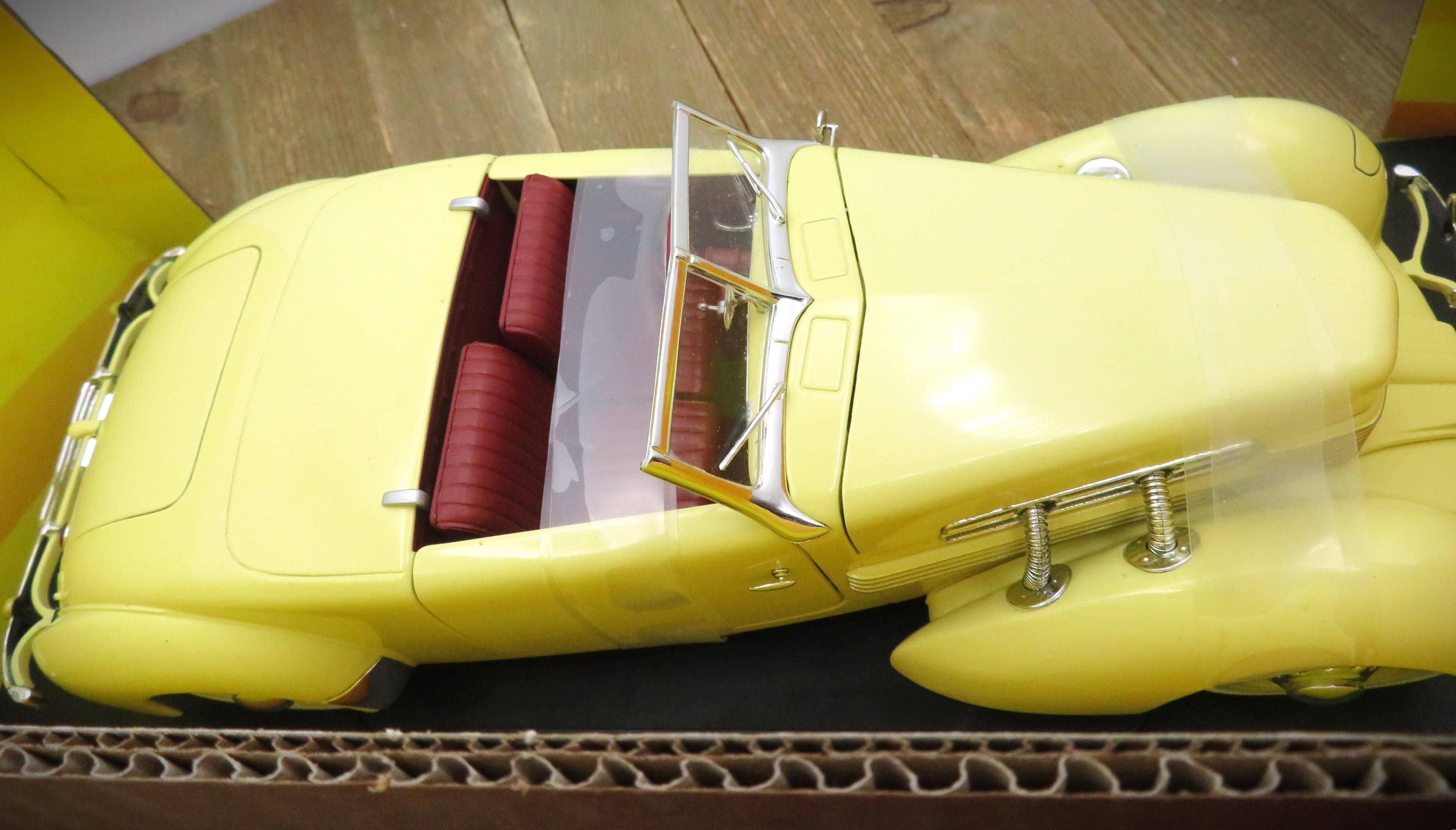 ERTL AMERICAN MUSCLE 1932 American Graffiti Ford Deuce Coupe 1:18 Diecast Car EUR 86,91 - FR