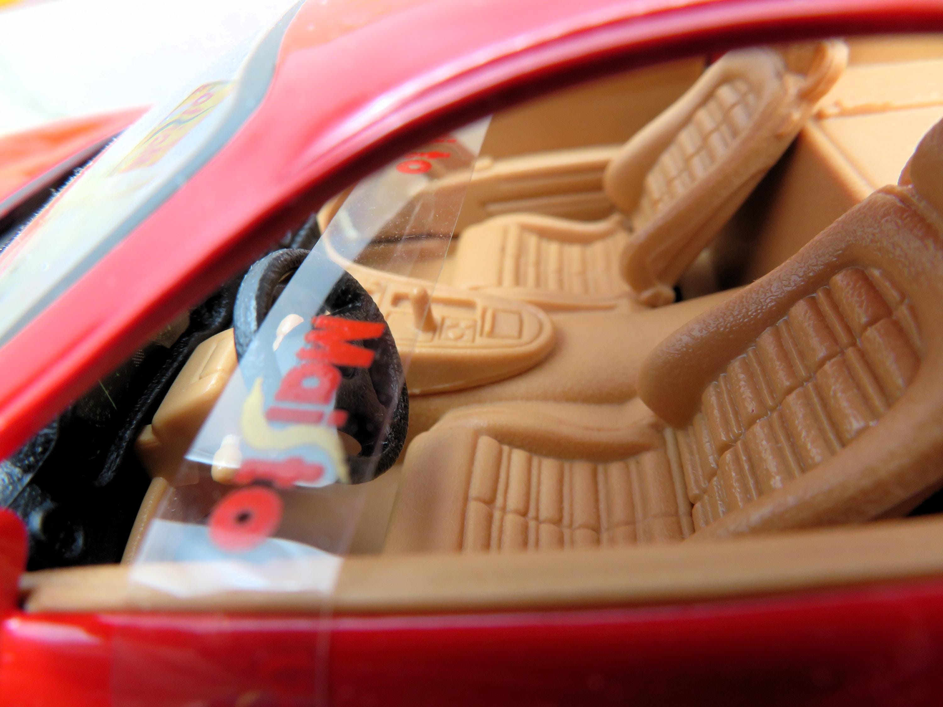 Maisto Ferrari 550 Maranello (1996) 1:24 Red Special Edition Die