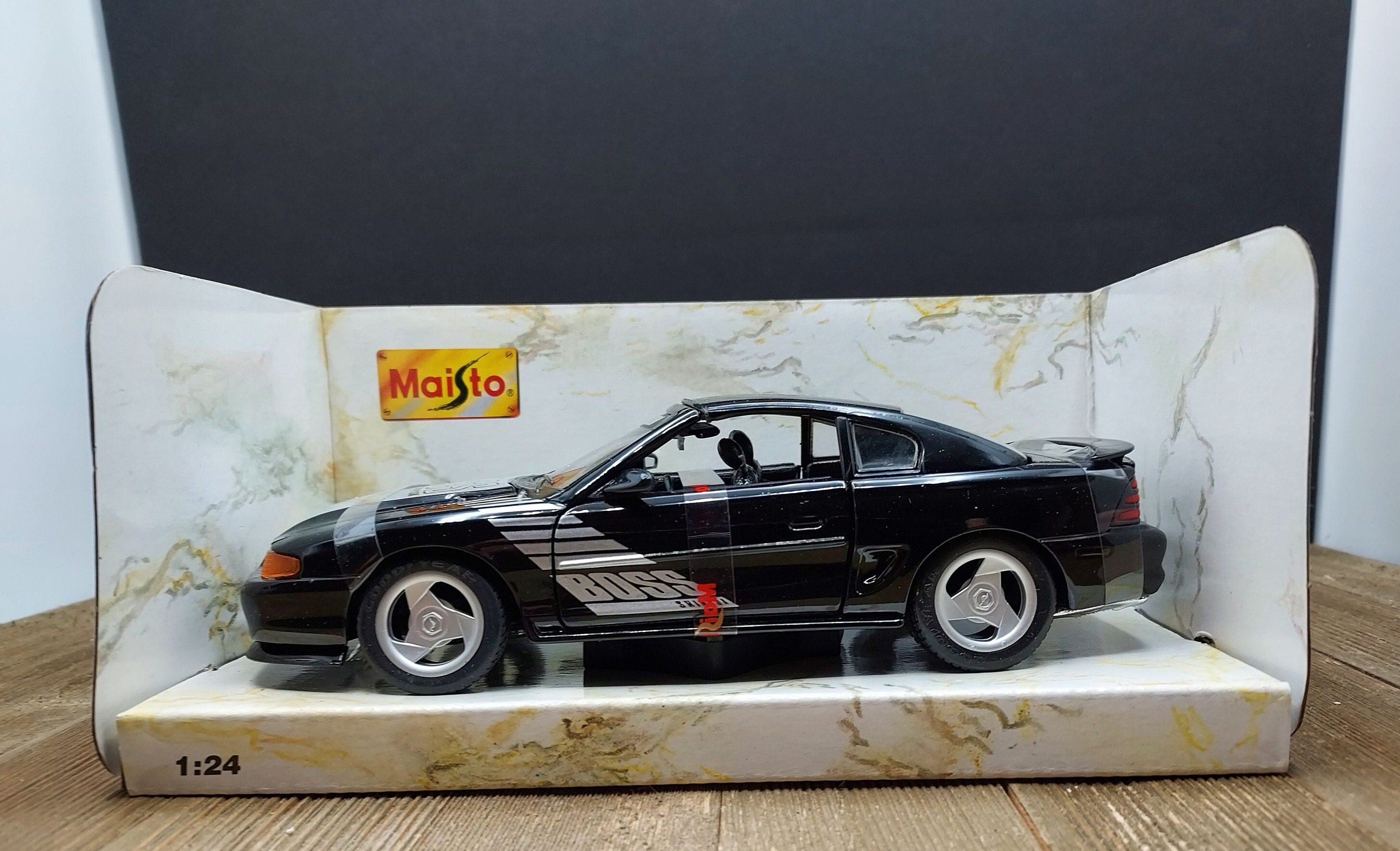 Ford Mustang GT 2015 - Orange - Maisto 1/24 - miniature américaine