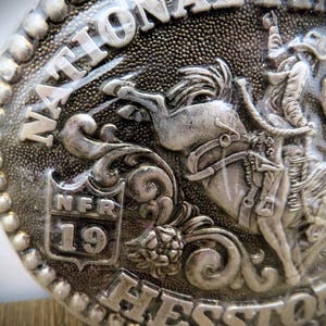 1984 Hesston NFR Rodeo Belt Buckle – Fred Fellows Saddle Bronc Second Edition bild 4