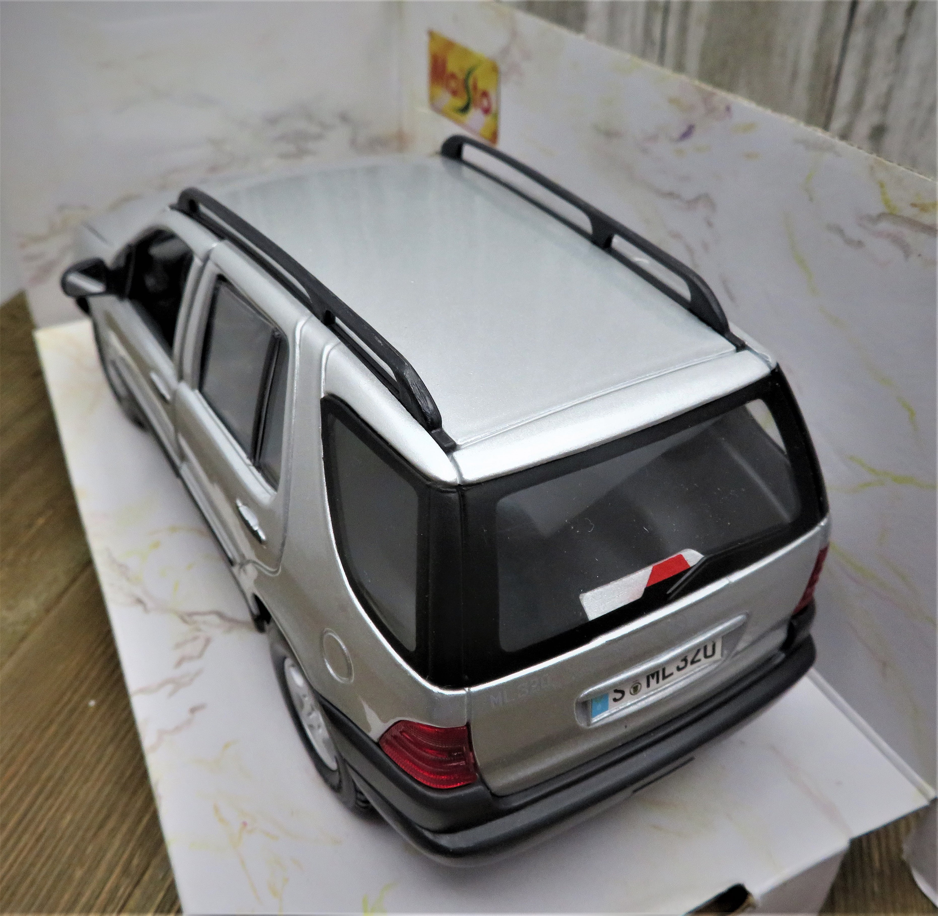Maisto 1997 Mercedes-benz M-class 1:24 Die-cast Metal Silver