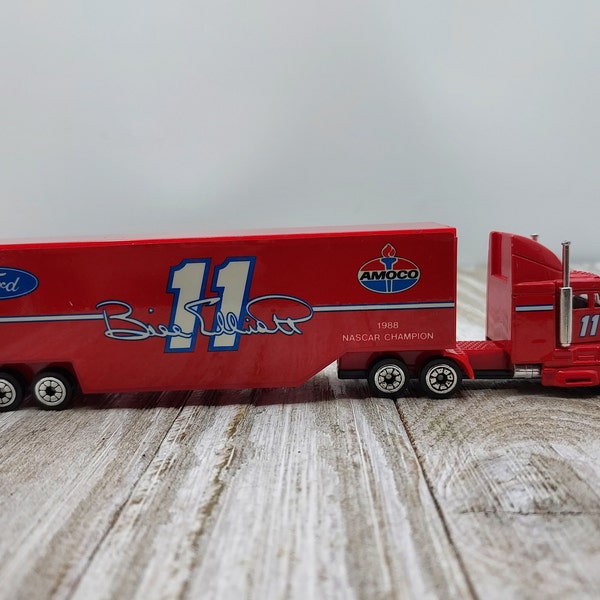 1992 7 1/8" long Bill Elliot Amoco/Ford Racing Champions Team Transporter Die Cast Truck Plastic Trailer