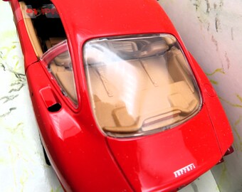 Maisto Ferrari 550 Maranello (1996) 1:24 Red Special Edition Die
