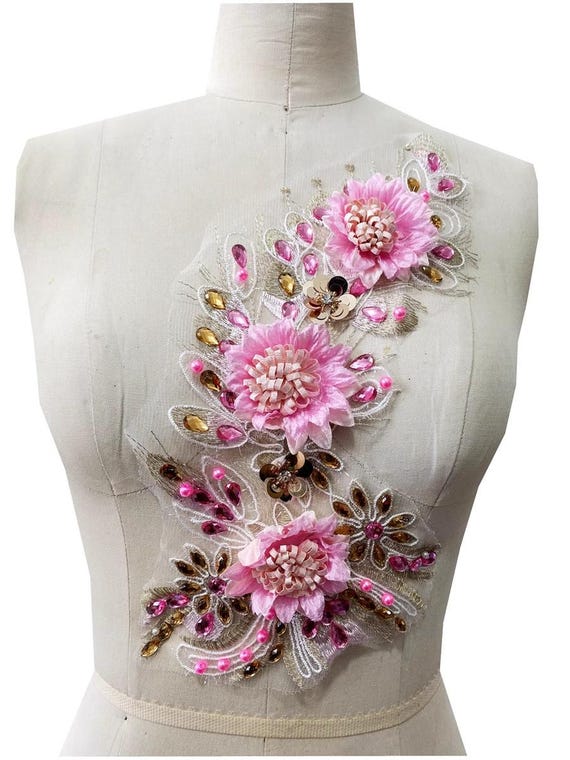 Bellissimo ricamo floreale rosa 3D in pizzo con perline e strass